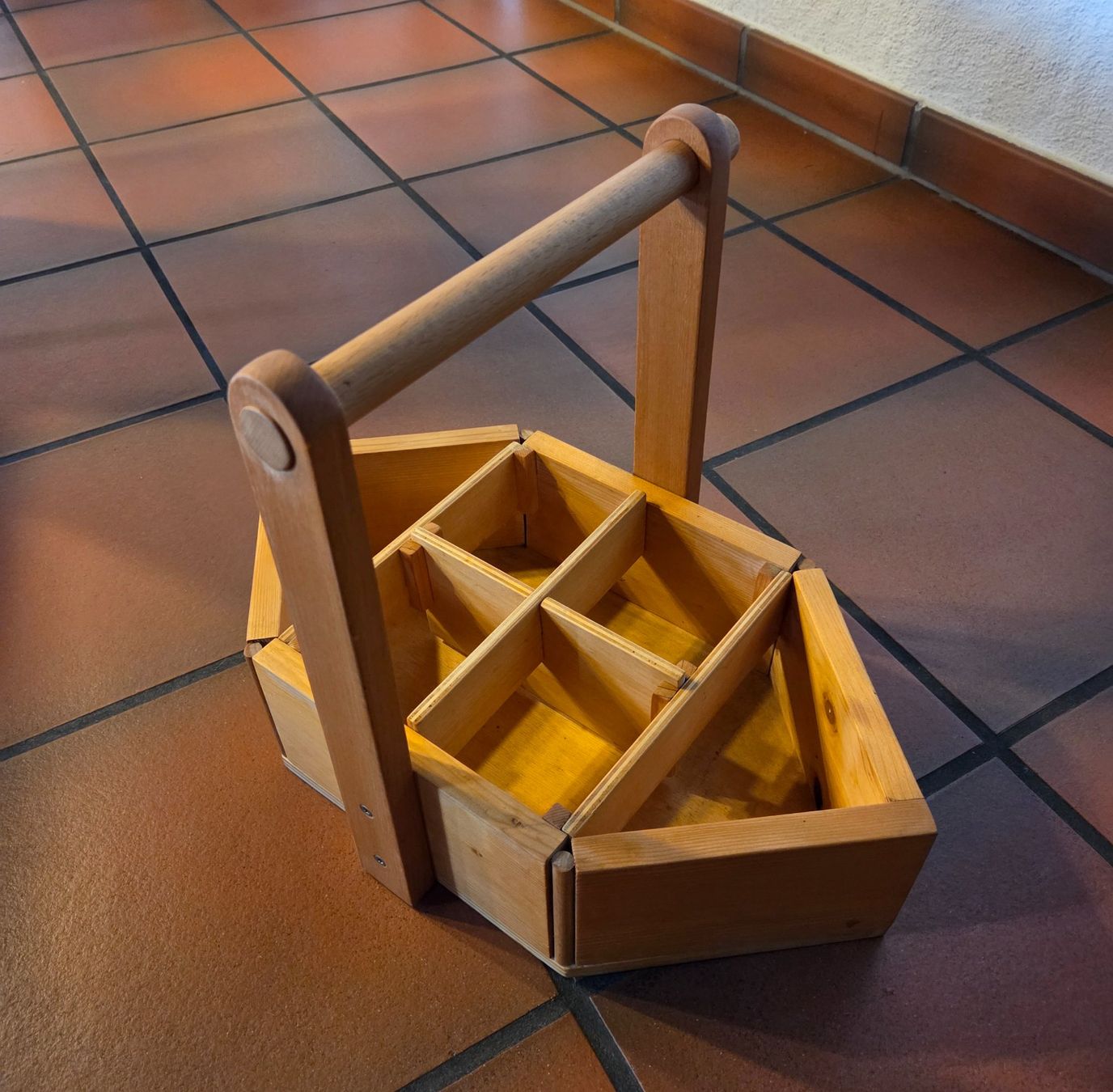 Casse di trasporto: Flaschenträger aus Holz – Usato da Wauwil venduto da SimXM78 1