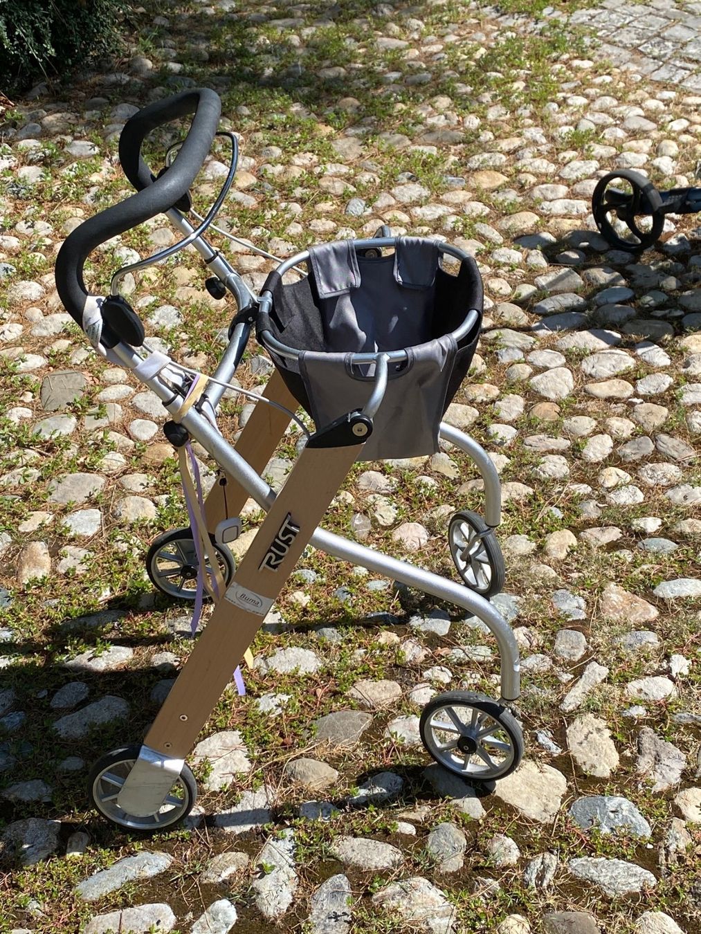 Ausili per la deambulazione: 2 rolarots en parfait état – Usato da Cugy FR venduto da framaga 1