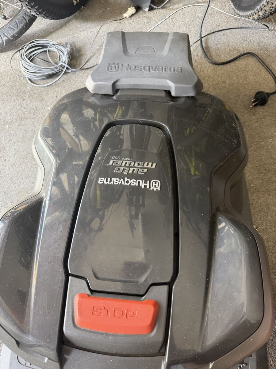 Husqvarna Tagliaerba: Husqvrana Auto Mower 310 – Usato da Stansstad venduto da 91PD 1