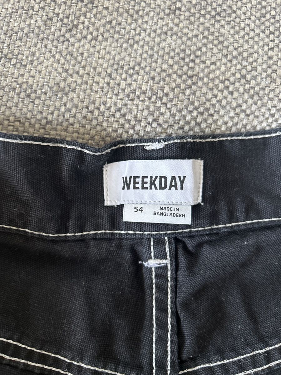 Weekday Pantaloni: Schwarze Weekday Cargo Shorts, Gr. 54 – Usato da Niederuzwil venduto da stoeljucki 2