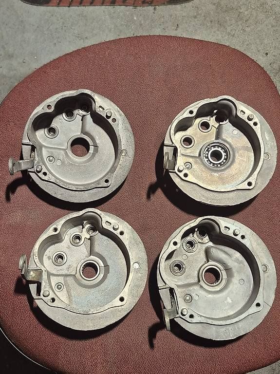 Piaggio Parti ricambio per ciclomotori: Coque moyeu variateur Piaggio Ciao – Usato da Collombey venduto da mot_ryp9 2