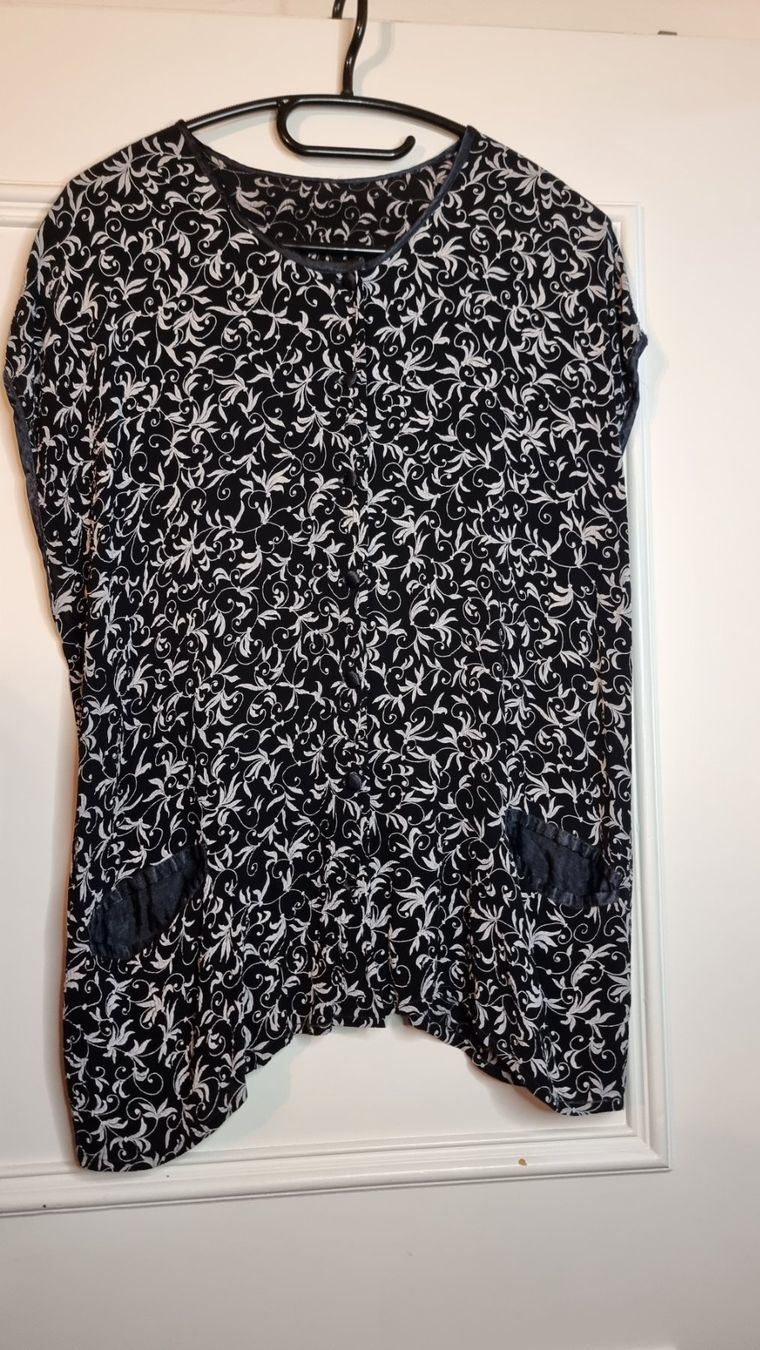 Blusen: Vintage Bluse Größe 38/40 – Gebraucht aus Wald ZH von Martin79