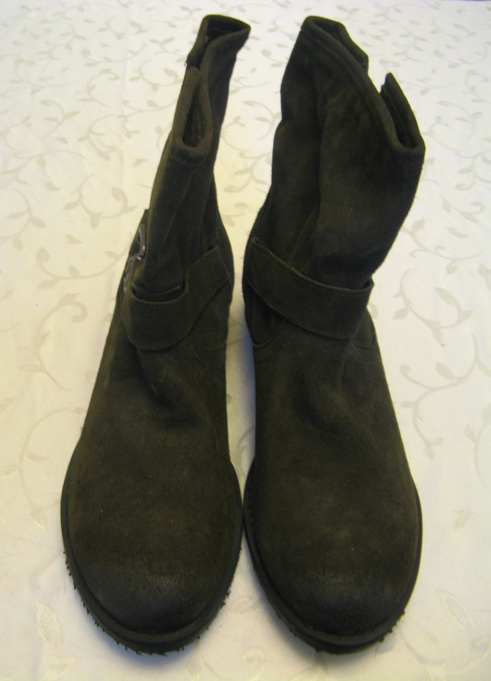 Scarpe da donna: Damenstiefel Wildleder Grösse 41 – Nuovo (secondo la descrizione) da Frauenfeld venduto da Interessent1