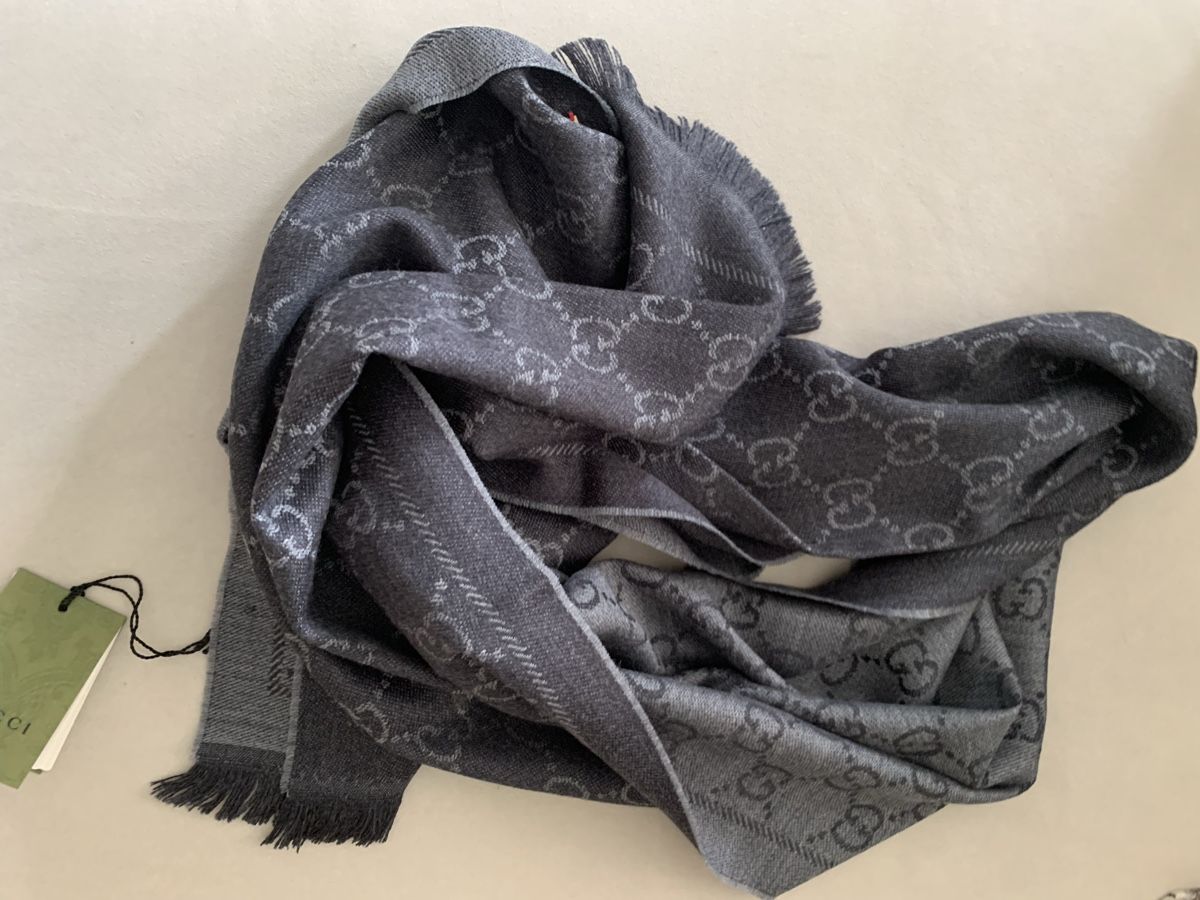 Gucci Schals: Gucci Schal  – Neu (gemäss Beschreibung) aus Bergdietikon von zor_856j 4