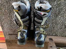 chaussures de ski salomon très peu portées T41