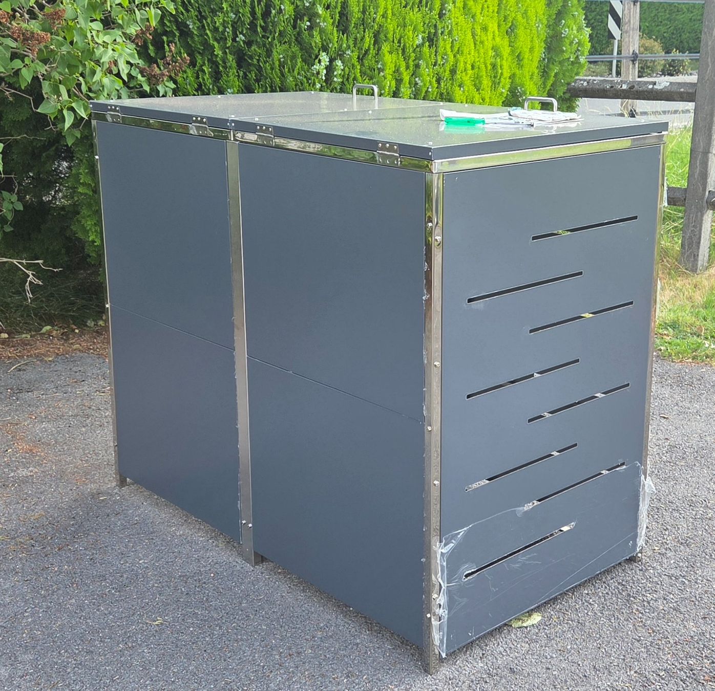 Armoires: Abri à poubelles acier inoxydable – Neuf avec emballage d'origine à Noville par mel_bsj2