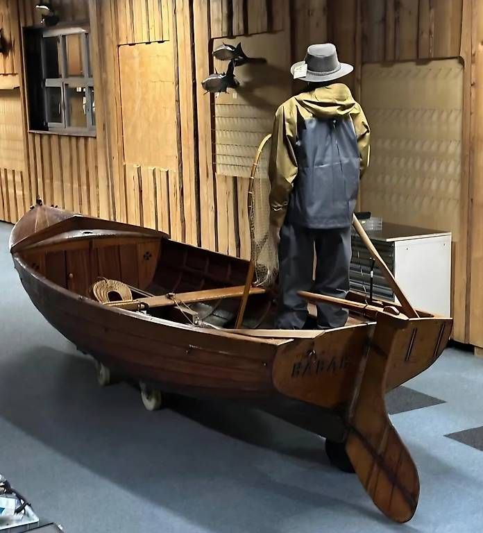 Bateaux pneumatiques & canoës: Staempfli Ruderboot – D'occasion à Neuhausen par Alexandra610