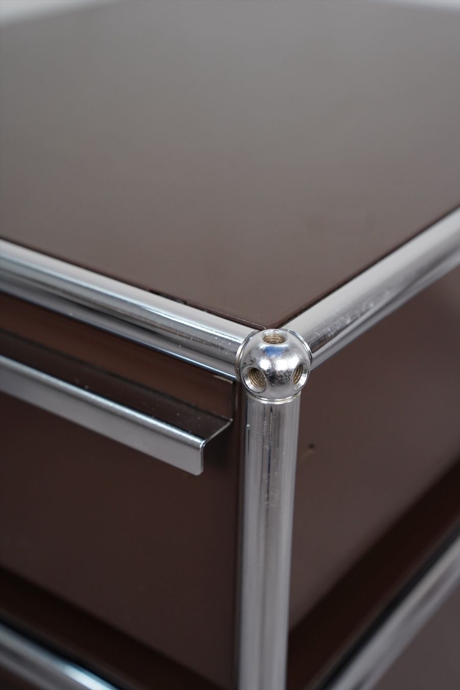USM Korpus: Corps de bureau d’appoint sur roulette USM – Gebraucht aus Bulle von ABELiAM 1