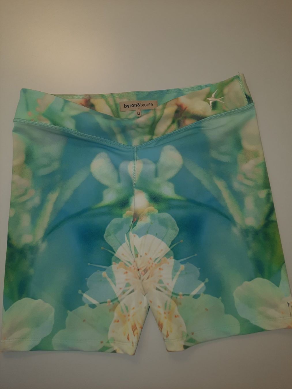 Leggings: Yogahose kurz – Neu (gemäss Beschreibung) aus Zürich von ONVA-RE-USE