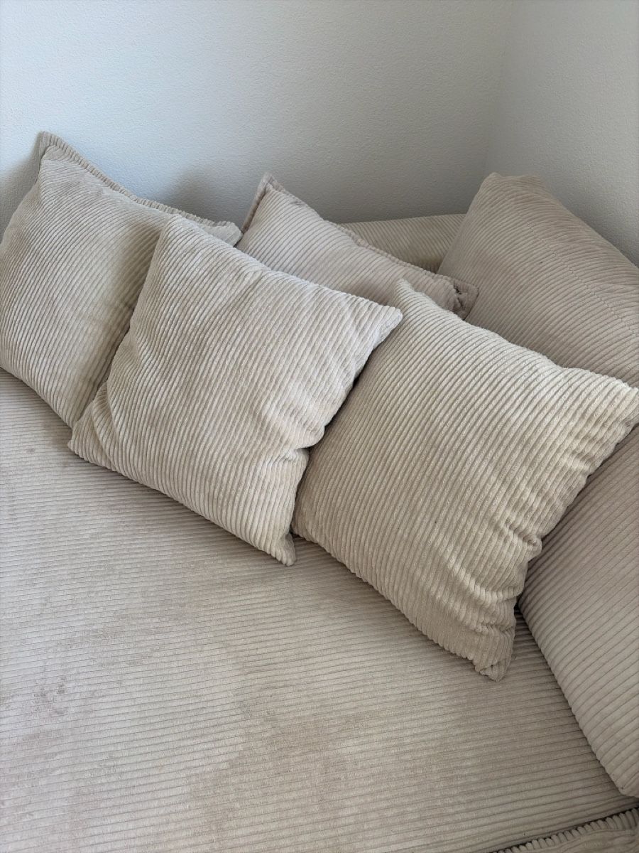 Conforama Divani: Ecksofa Cordstoff beige L-Form – Usato da Safenwil venduto da Boki8 3