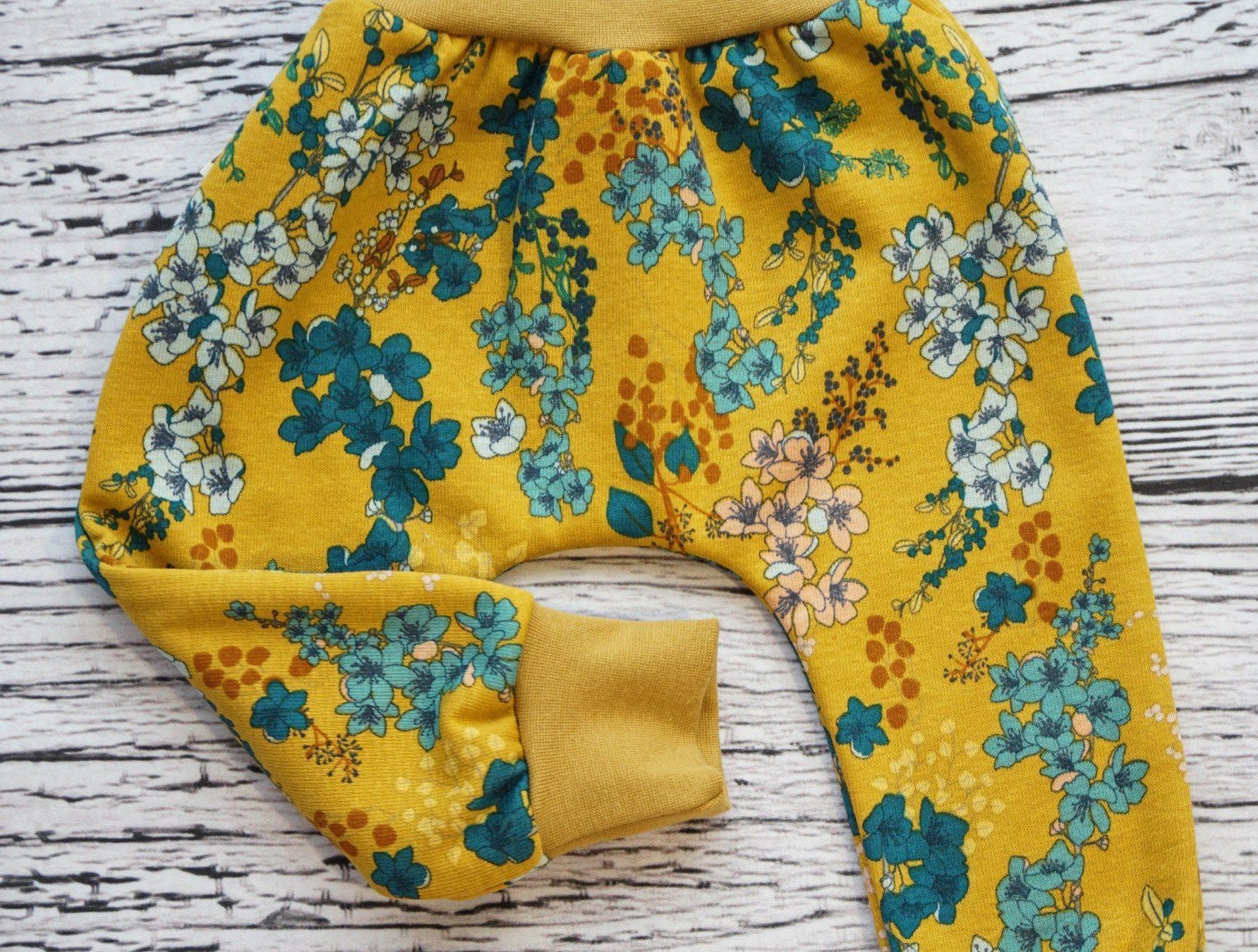 Pantaloni: Fleece Pumphose mit Blumen 74/80 - NEU – Nuovo e nell'imballaggio originale da Zürich venduto da sambaum 4