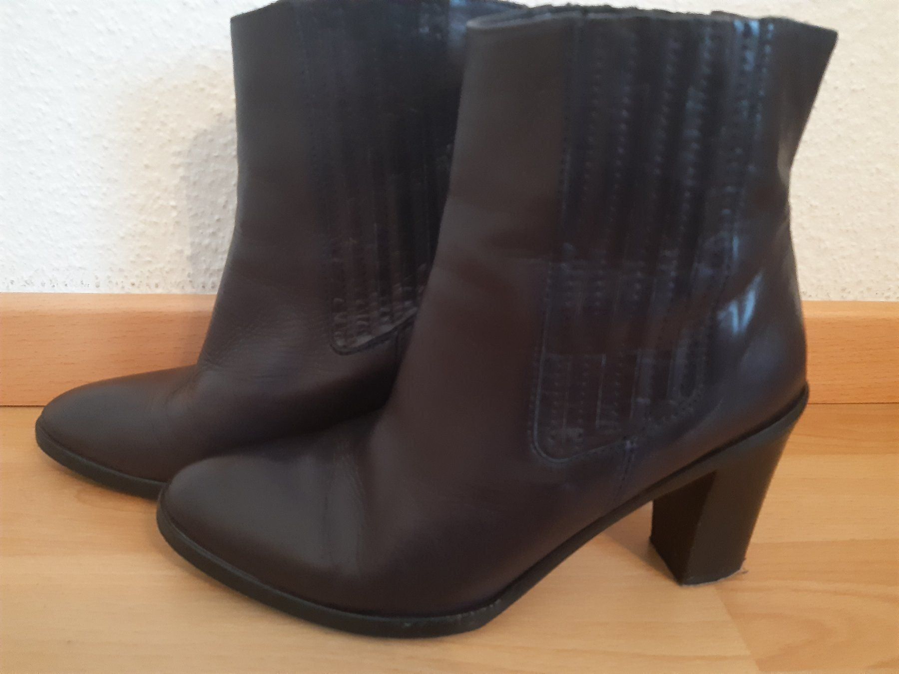 Scarpe da donna: Stiefeletten PASITO Grösse 38 – Usato da Feuerthalen venduto da kigo87