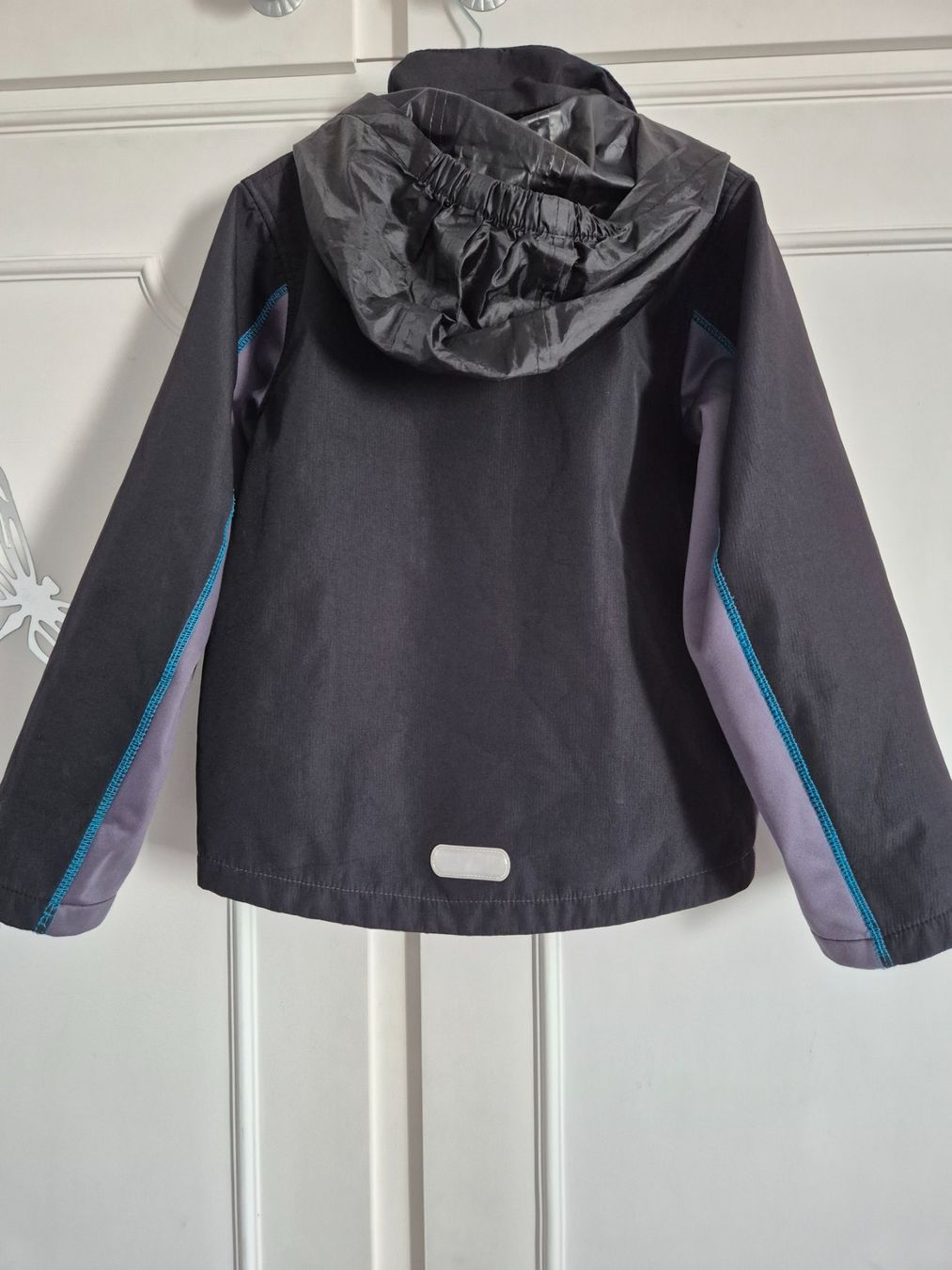 Jacken & Mäntel: Kinder Softshelljacke grau/schwarz, Gr. 122/128 – Gebraucht aus Dietikon von grafad 1