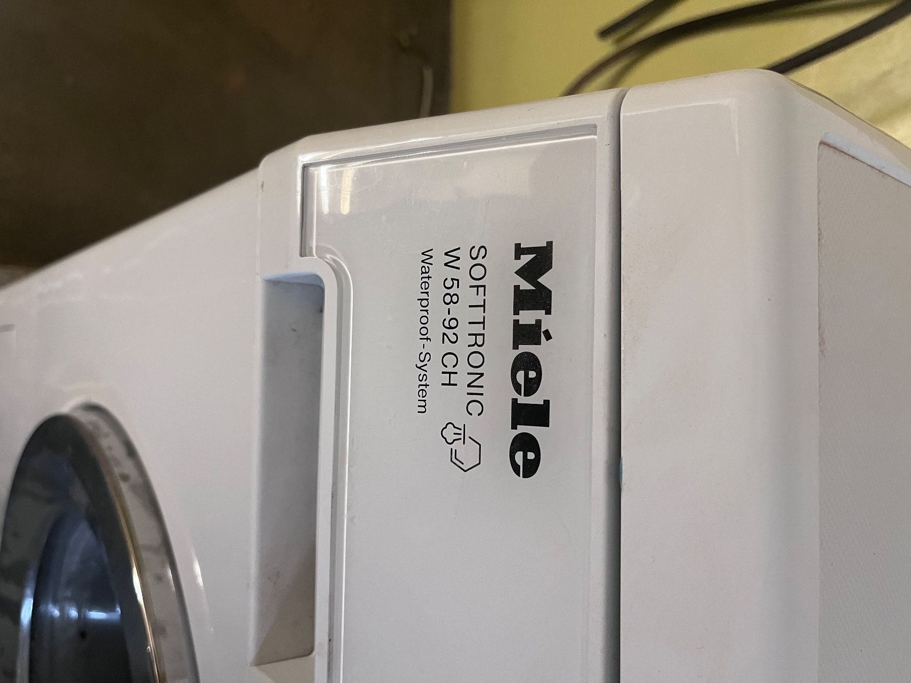 Machines à laver: Waschmaschine – D'occasion à Muttenz par Kiwis1511 1