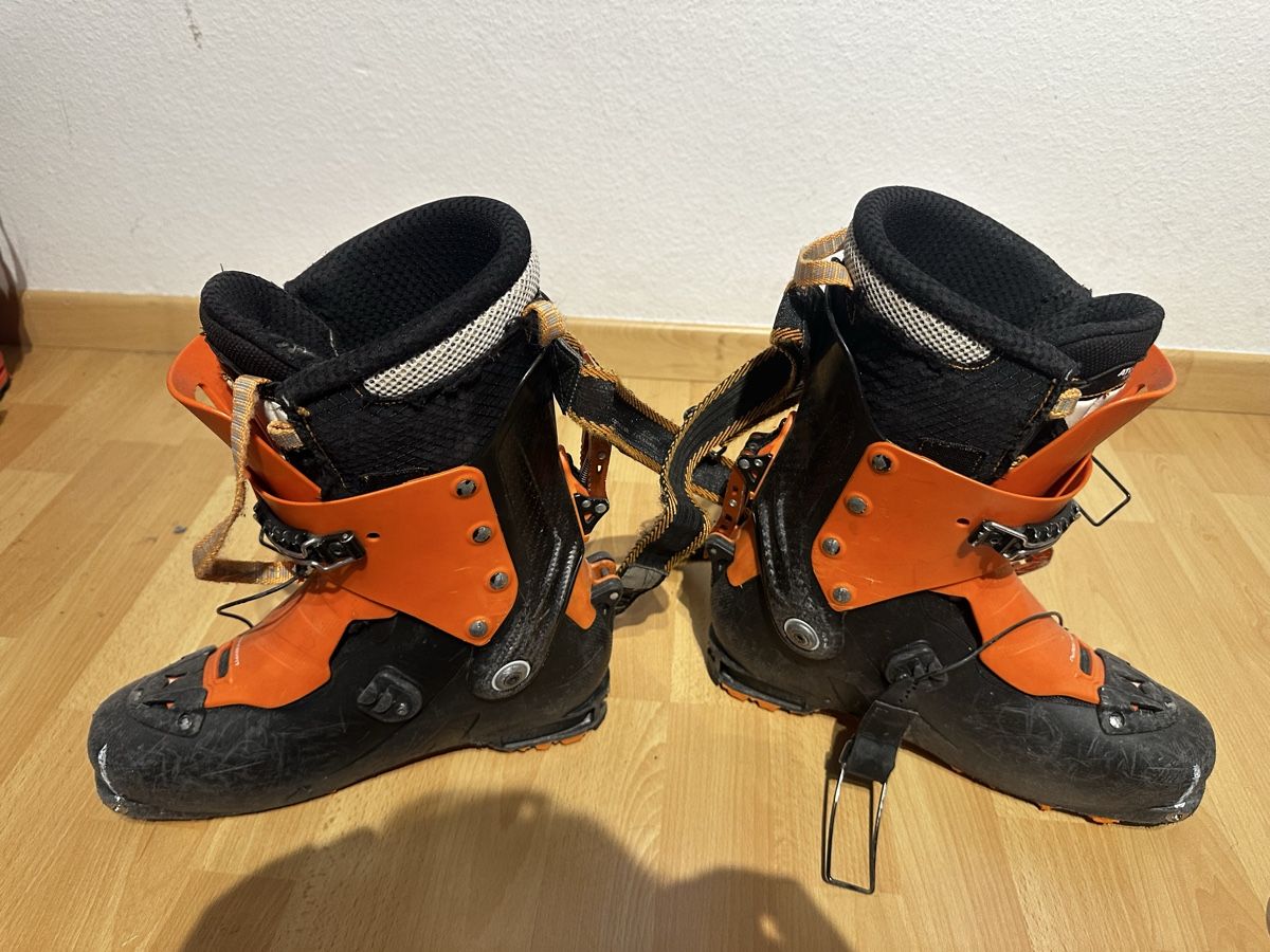 Atomic Skis: Ski boots Atomic Blackland carbon – Gebraucht aus Buchs SG von Ale_vg 2