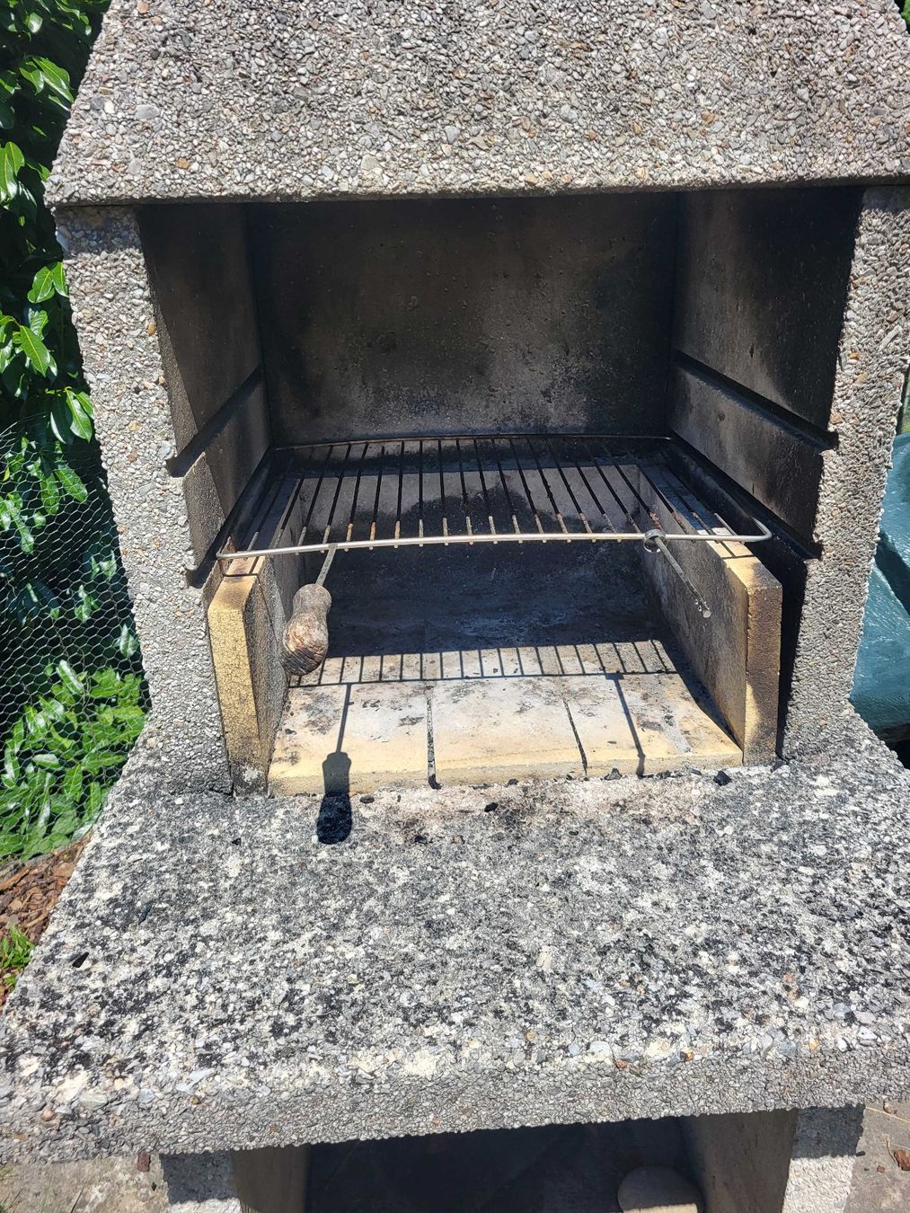 Grils: Gartengrill, Waschbetonplatten_gebraucht – D'occasion à Marly par Mosses01 2