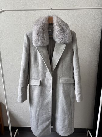 Elegant GUESS Light Gray Winter Coat