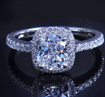 Eleganter versilbert mit Zirkonia