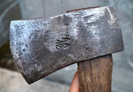HANDBEIL antik AA 42 militär - behördenbeil 1942?