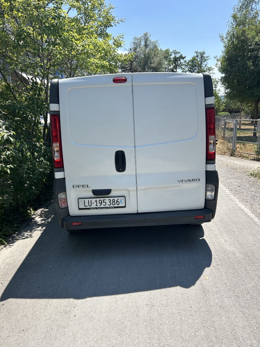 Opel Veicoli commerciali: Opel Vivaro 2.0 L Disel – Usato da Sursee venduto da fer_n6vf 3