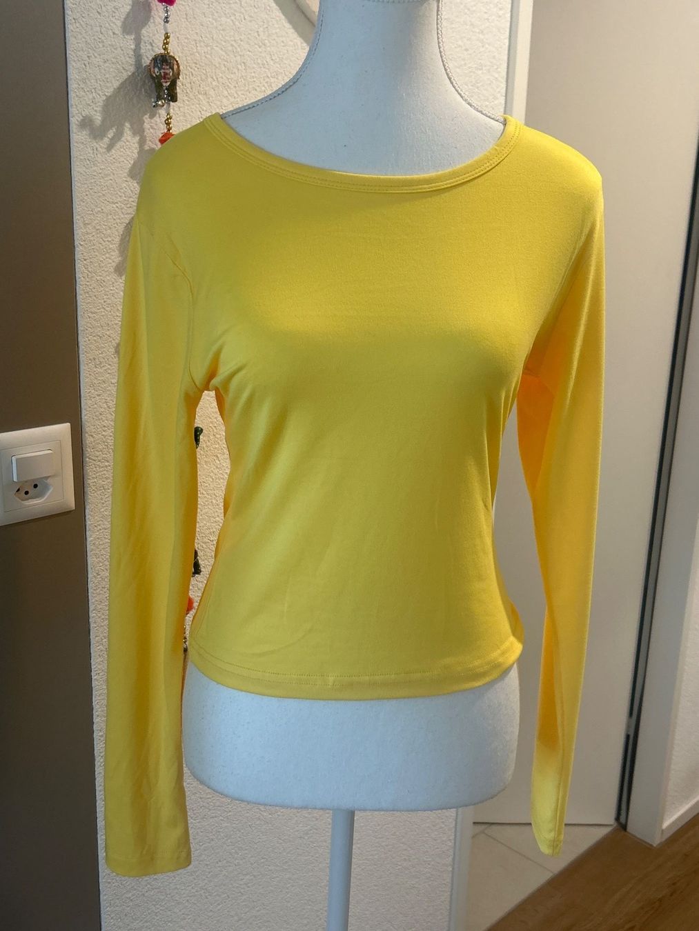 Pulls & Sweat-shirts: Damen Langarmshirt gelb Gr. M – D'occasion à Brunnen par Nala2929 2