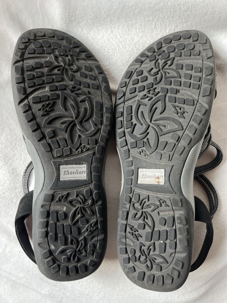 Skechers Chaussures femmes: Skechers Sandalen  – D'occasion à Mörel par Emozia 4