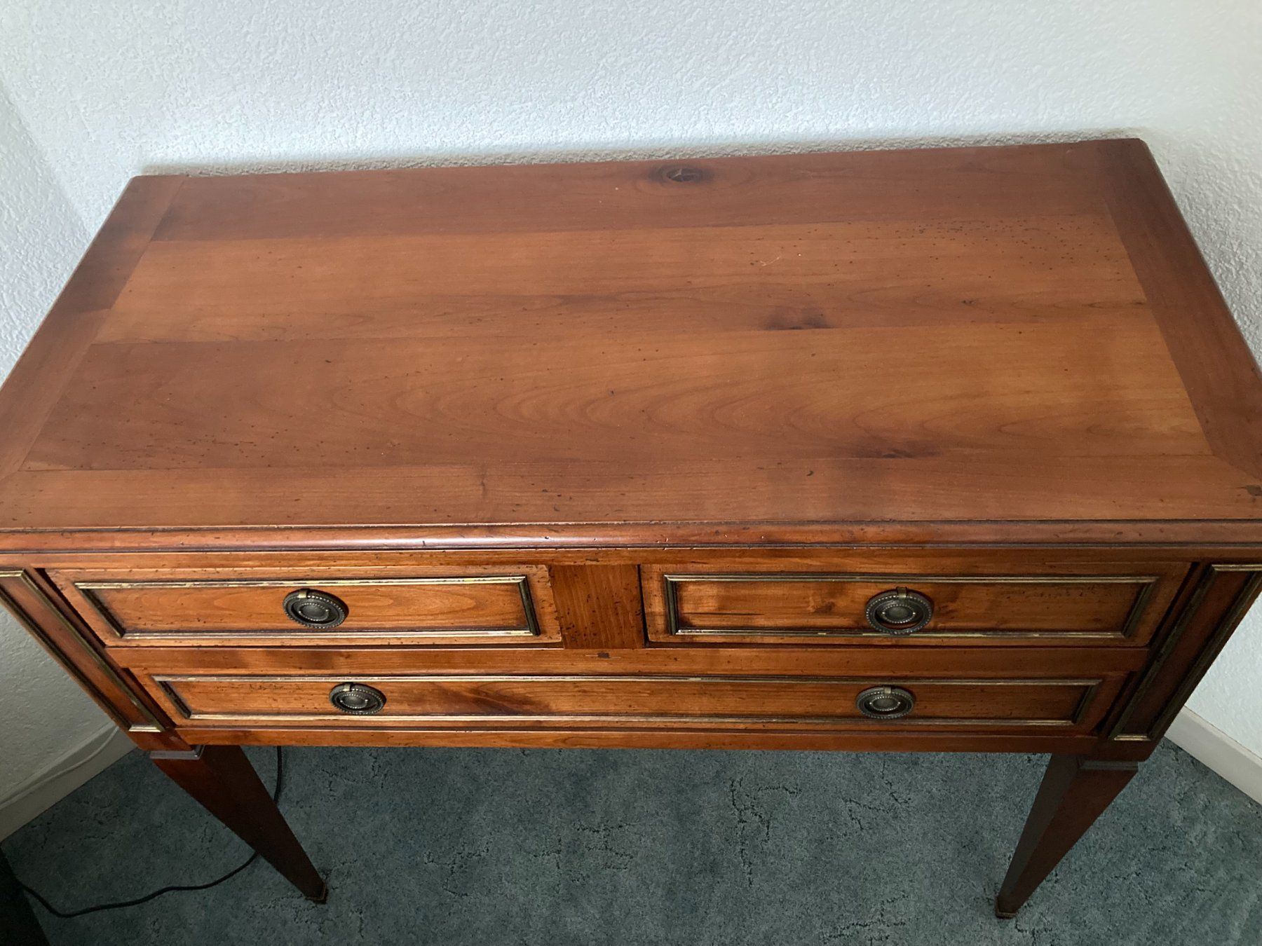 Cassettiere: massive Kirschbaum Kommode mit Bronzefilet – Usato da Zuchwil venduto da Mauz2 2