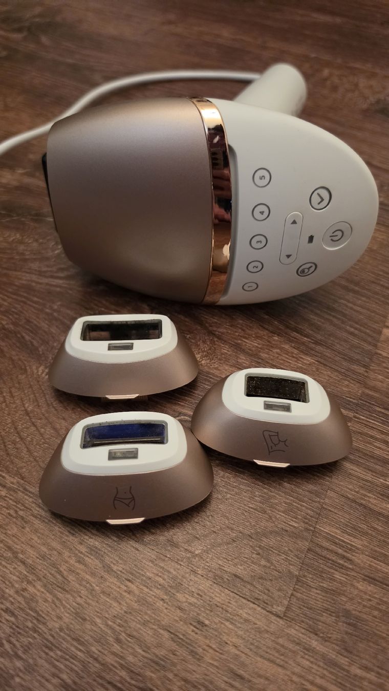 Philips Epilatori: Philips Lumea Prestige IPL Haarentfernung Gerät SC2009 – Usato da Rorbas venduto da Diana_279