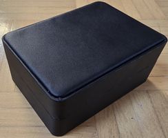 Stattliche Matte Kunstleder Manschettenknöpfe Box