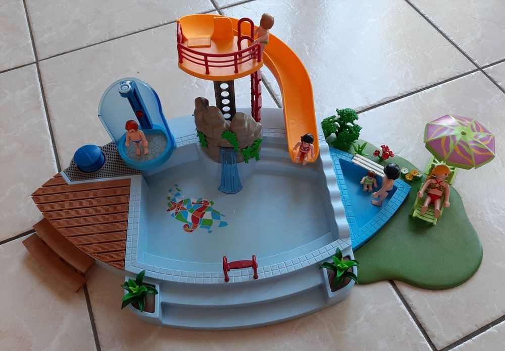PLAYMOBIL Freibad Mit Rutsche - 57 Cm, Mit Wasser Befüllbar