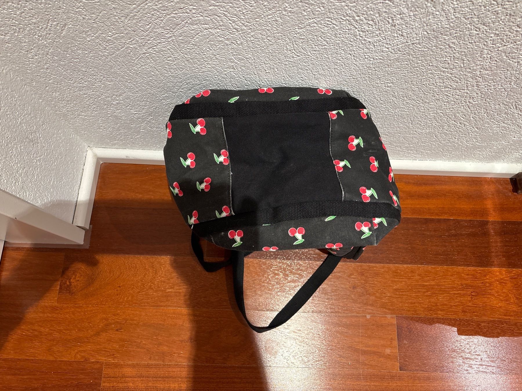 Borse da donna: Schwarze Stofftasche mit Kirschenmuster - stylisch – Usato da Bülach venduto da Jackybabue 3
