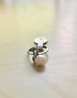 RING, SILBERFARBEN,PERLE,STRASS NEU