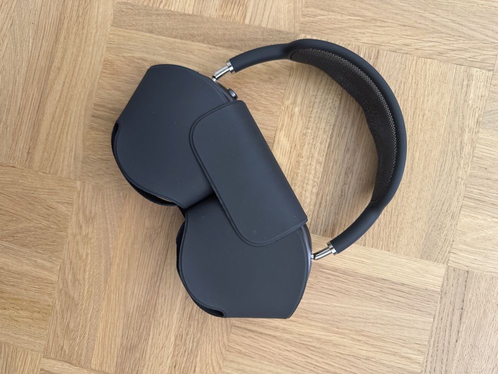 AirPods Max Space Gray 5