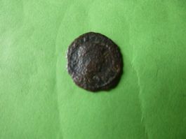 uralte Bronzemünze 17 mm     0.96 g