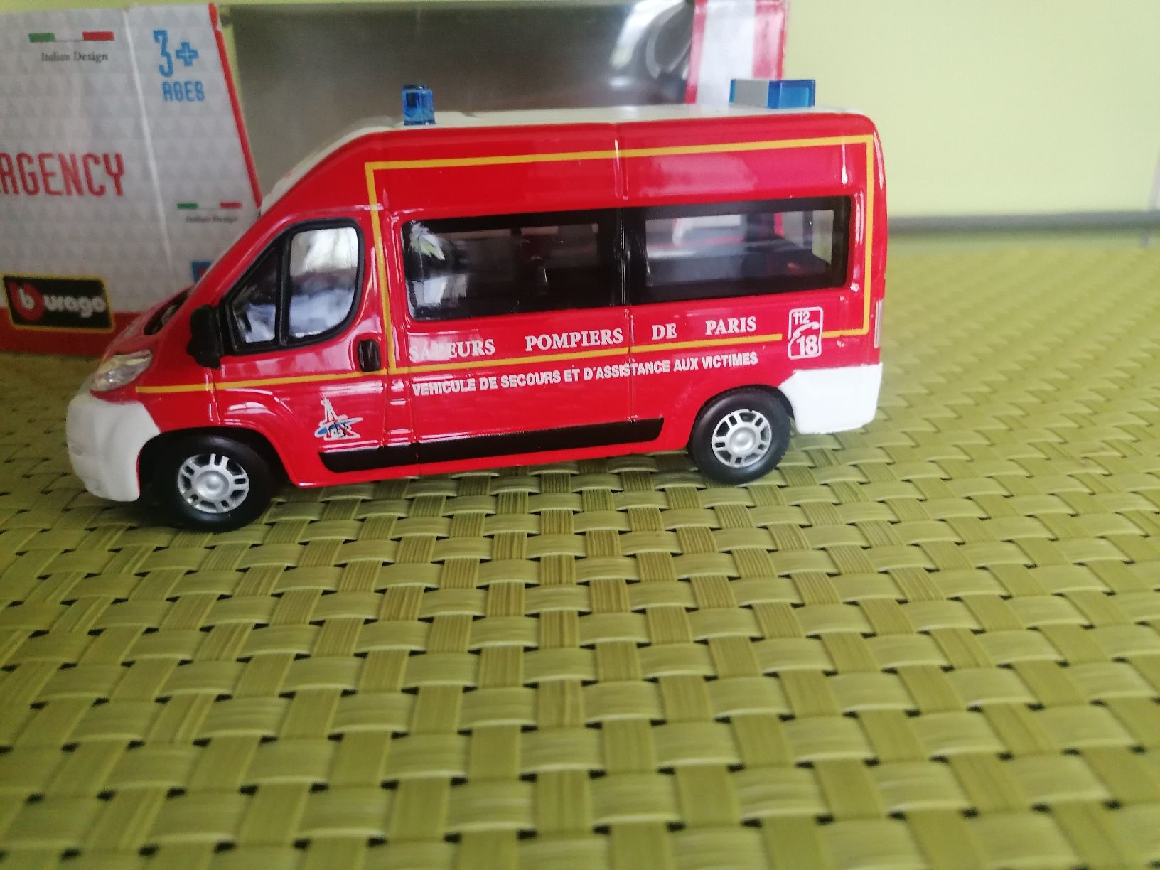 Autoart Modellini d'auto: Burago emergency pompiers Paris – Nuovo (secondo la descrizione) da Biberist venduto da troedlerheinz 2