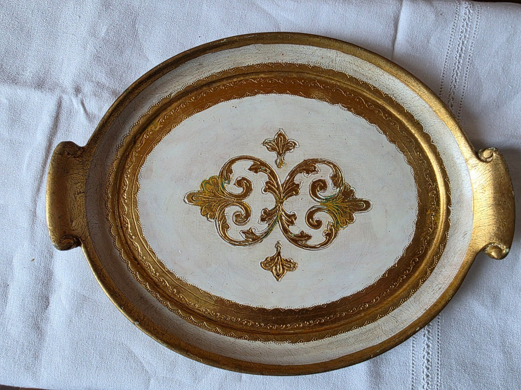 Plateaux: antikes Holz Serviertablar Tablar beige gold – D'occasion à Walterswil BE par Lonitti 1