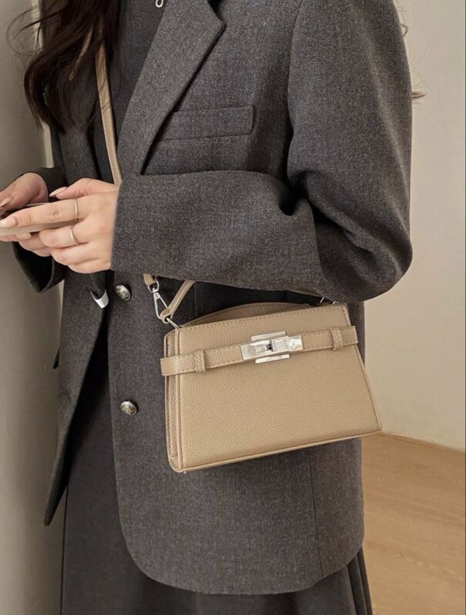 Borse da donna: Sac à bandoulière  – Nuovo (secondo la descrizione) da Châtel-St-Denis venduto da Montclair_Swiss 5