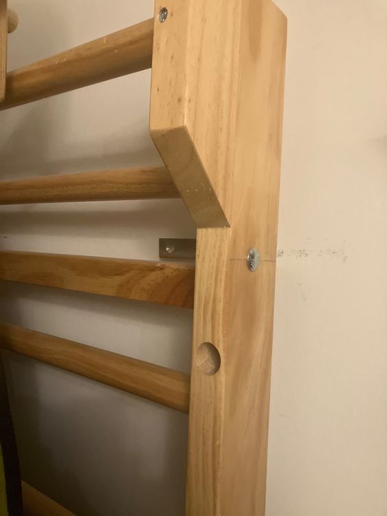 Hometrainer: Sprossenwand mit Halterungen – Gebraucht aus Erlenbach ZH von ultraSale 1