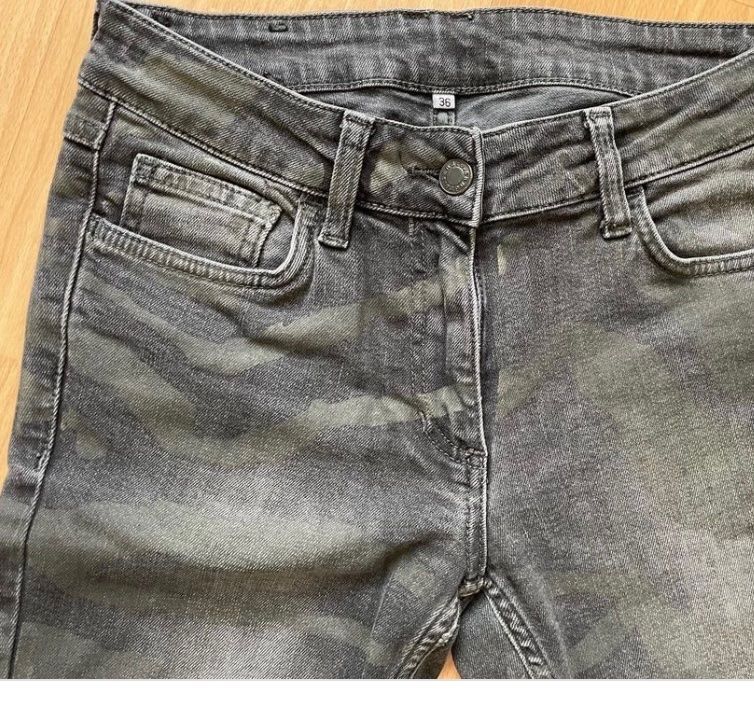 Sandro Jeans: Jeans Sandro gris 36 – Usato da Küssnacht am Rigi venduto da CALIFRASQUI