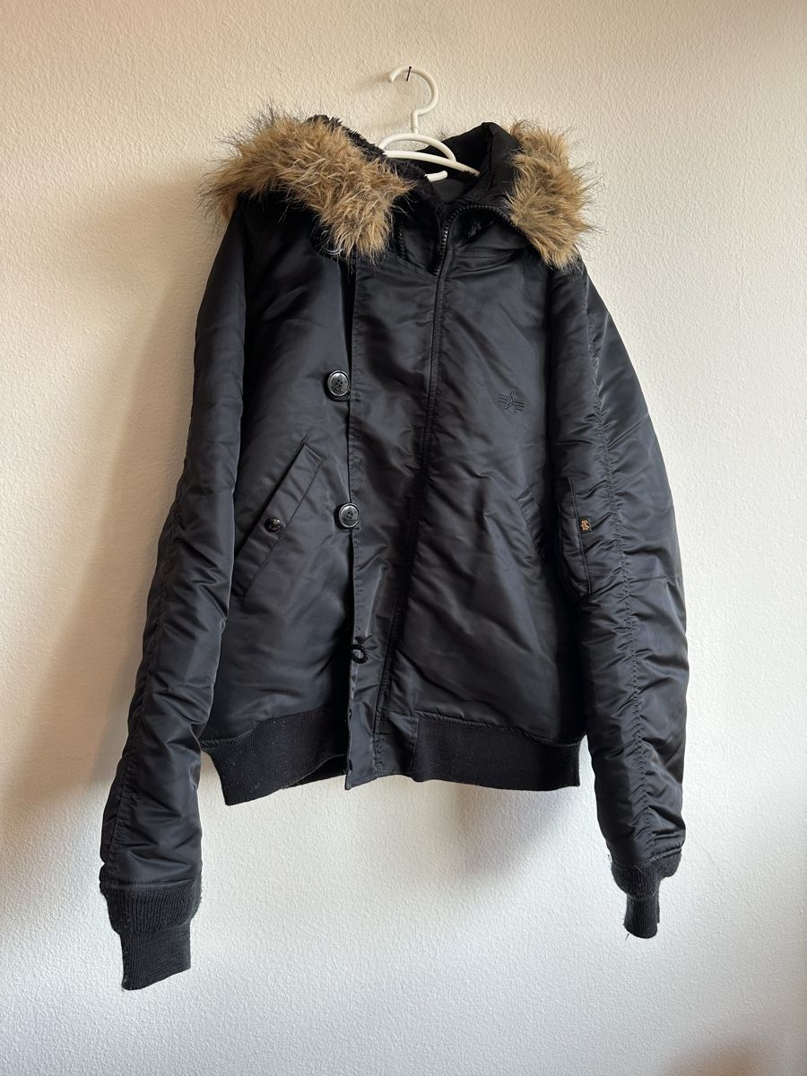 Alpha Industries Giacche: Alpha Industries Winterjacke, N-2B Schwarz – Usato da Zürich venduto da FrauMalzahn