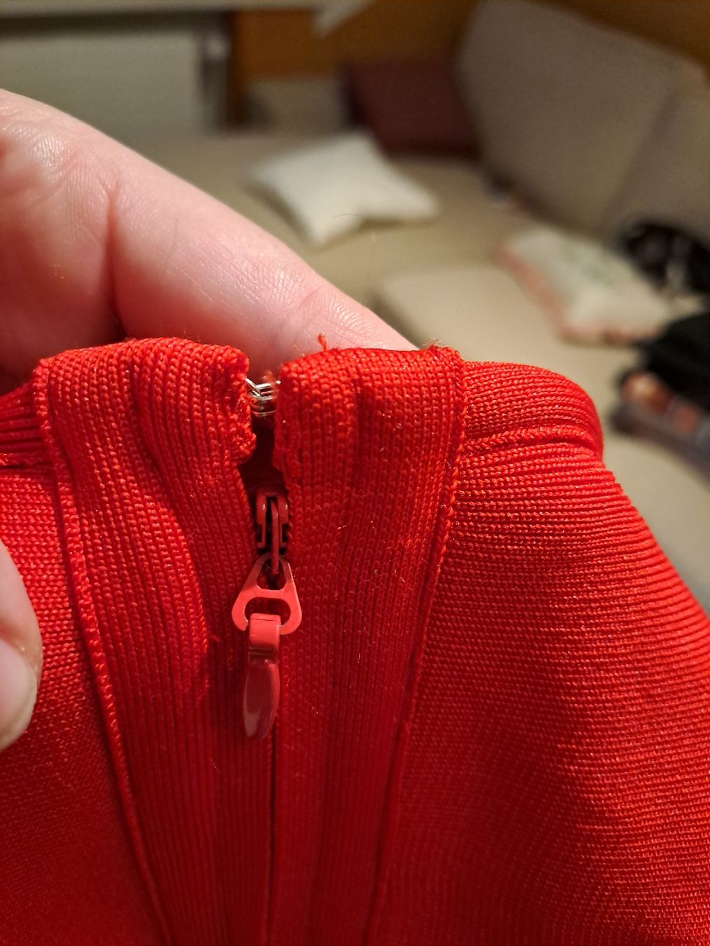 Kleider: Rotes Kleid Grösse one Size Neu formt eine super Figur – Neu (gemäss Beschreibung) aus Rickenbach LU von bishiida 3