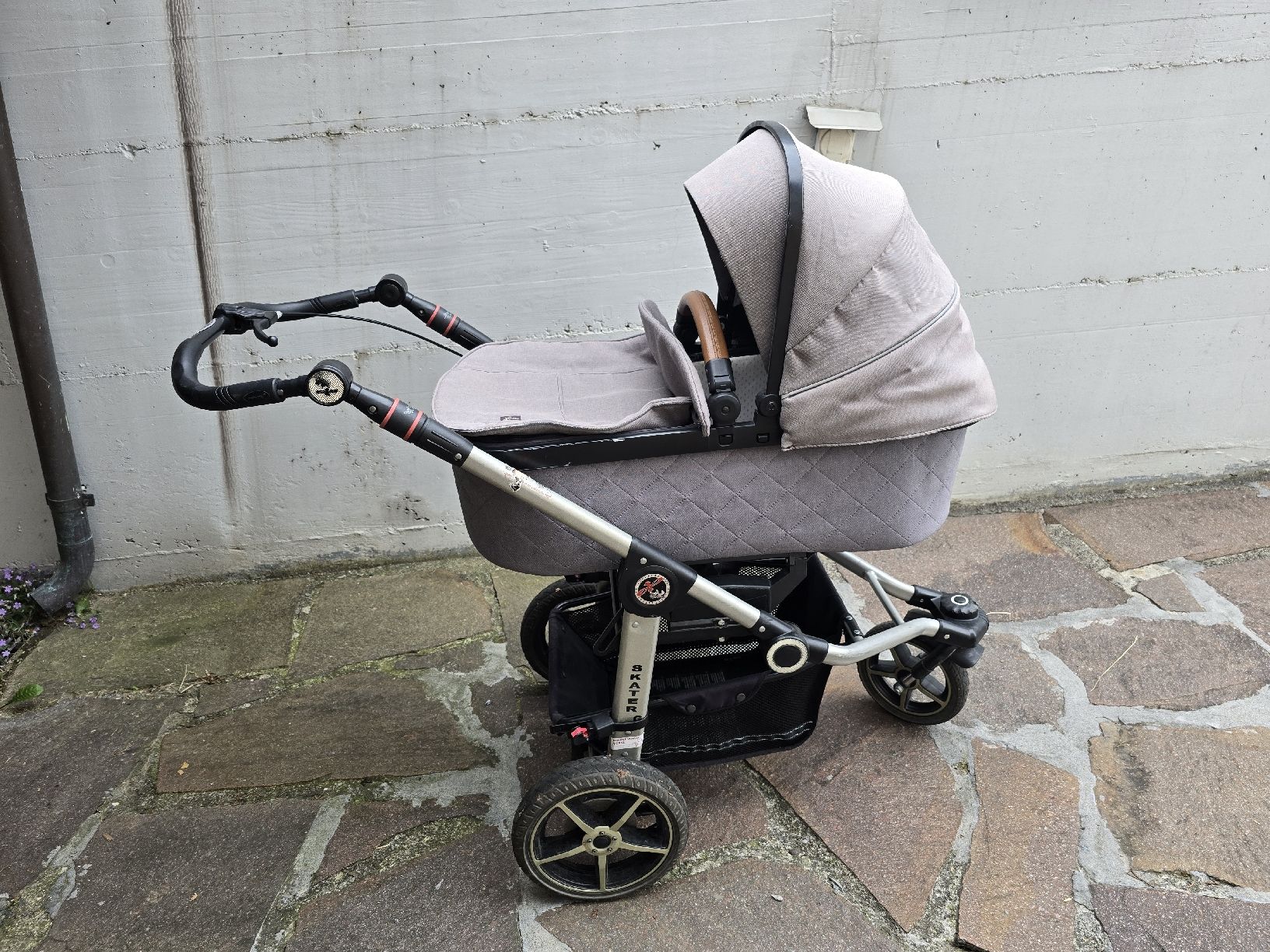 Hartan Carrozzine: Hartan Kinderwagen – Usato da Siebnen venduto da LuuSchuu