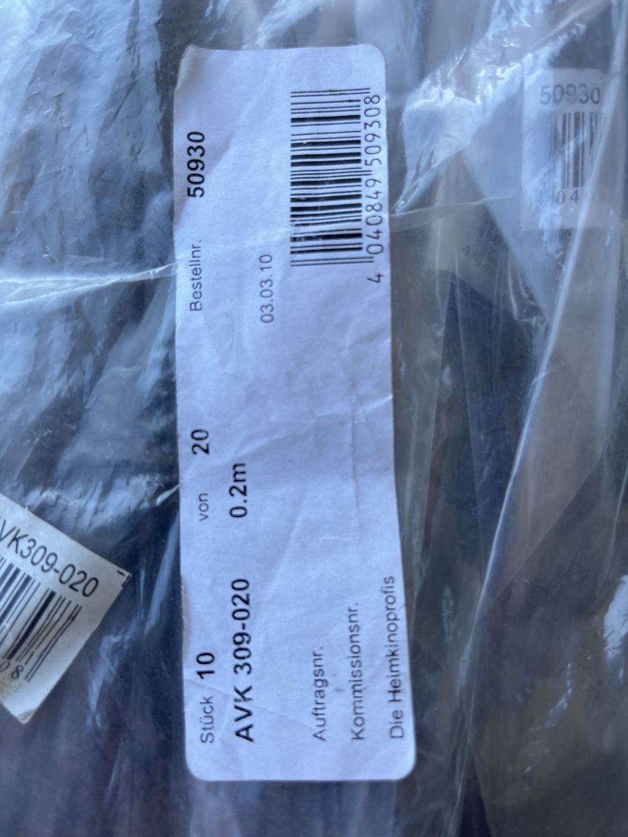 Cavi: Av-Kabel AVK 20cm - 10 Stück - Neu – Nuovo e nell'imballaggio originale da Oberwil b. Zug venduto da DeineWunderkammer 3