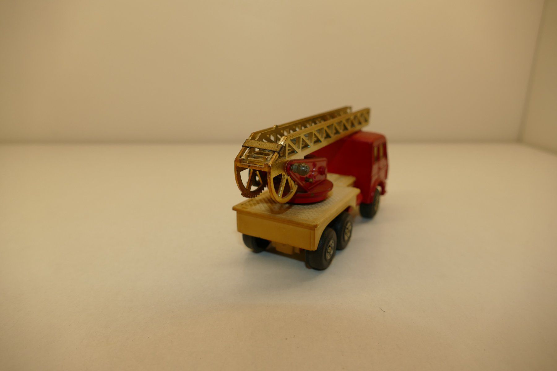 Modellini d'auto: M 1:55: Feuerwehr mit Drehleiter – Usato da Niederhasli venduto da rail-duerst 3