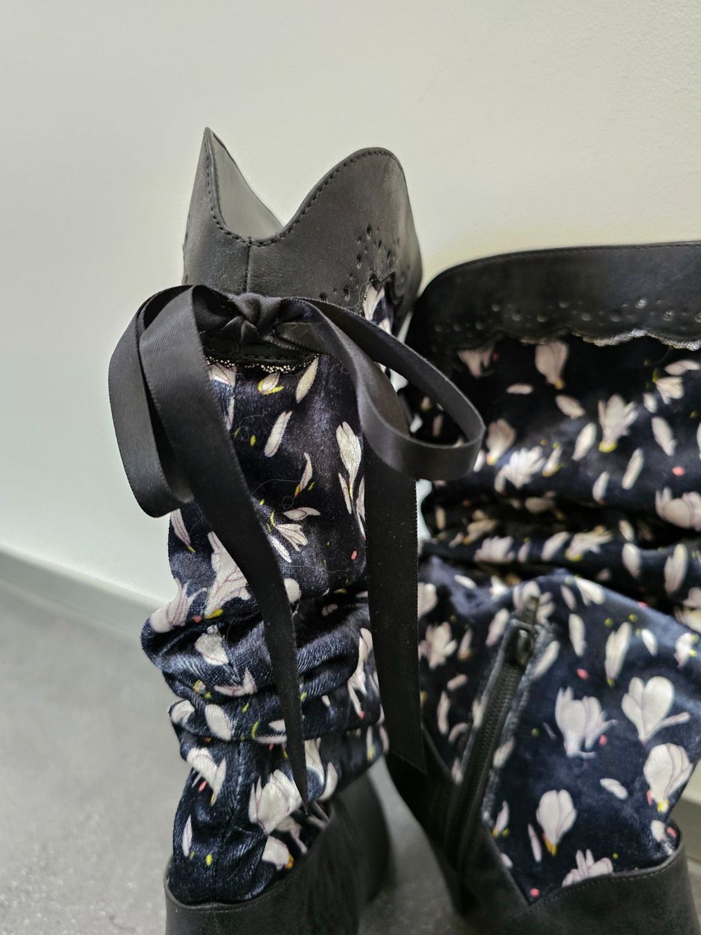 Scarpe da donna: Stiefel aus Leder und Stoff, Ruby Shoo UK6 oder 39 – Nuovo (secondo la descrizione) da Mönthal venduto da Creativchaos 2