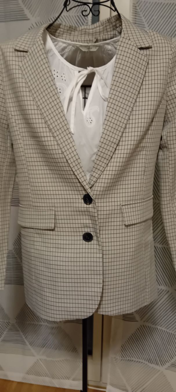 Only Giacche: blaser von only gr 38 – Nuovo (secondo la descrizione) da zürich venduto da janjaz 1