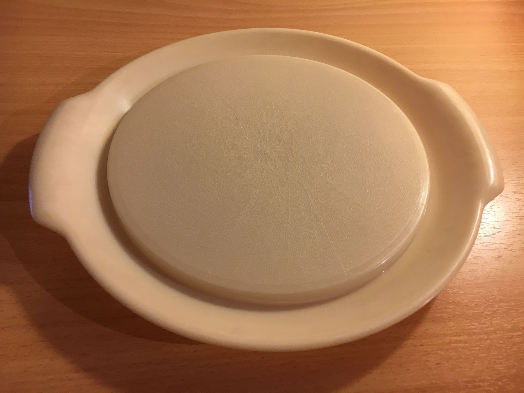 Tupperware Servierplatten: Tupperware - Jel-N-Serve, weiss, 19 cm – Gebraucht aus Luzern von Jiggy_8898