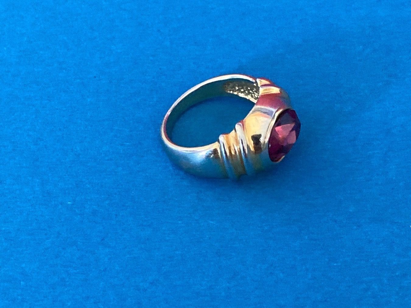 Anelli: Vergoldet / Violett Ring – Usato da Laufen venduto da Trendmarket 2