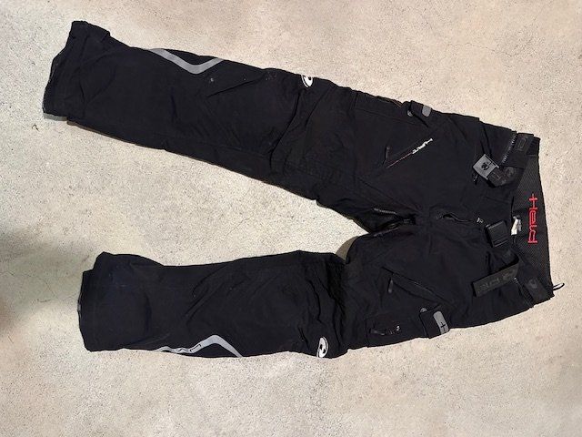 Pantaloni: Wetterfeste Held - Töffhose – Usato da Rutschwil - Bänk venduto da Rahel6