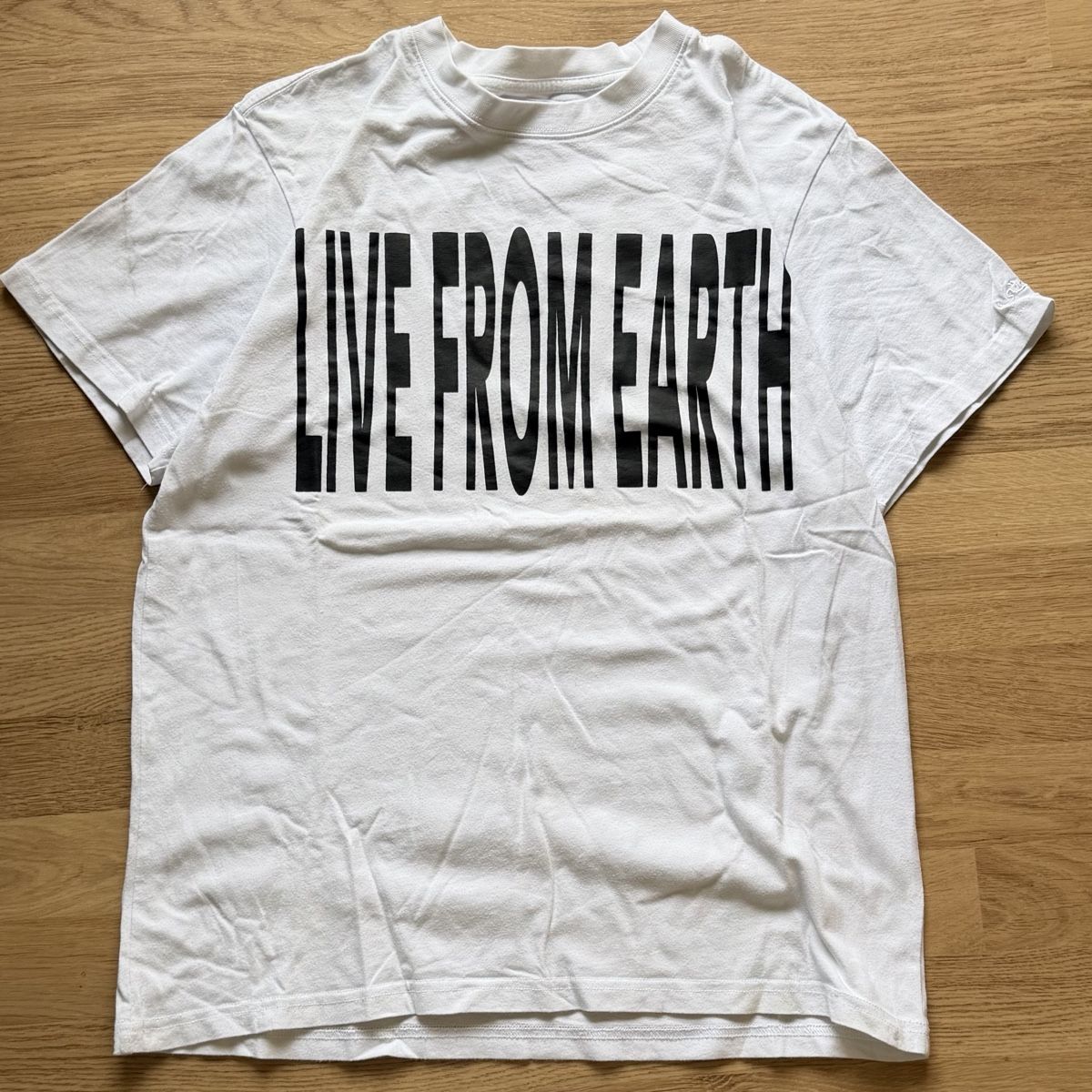 T-Shirts: Live from Earth – Gebraucht aus Au ZH von tmnhllr